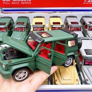 Metalni terenac 1:28 sa otvaranjem vrata - Svetik