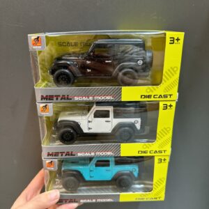 Metalni terenac model vise boja - Svetik